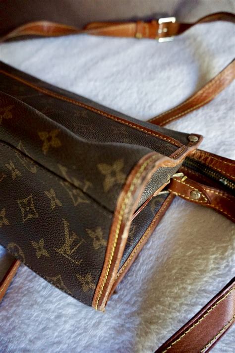 classic louis vuitton shoulder bag|louis vuitton vintage bag website.